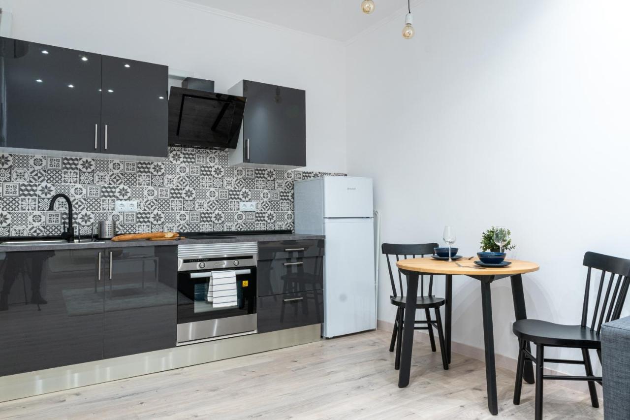 Cozy Studio Apartment 5 Min From Camp Nou Barcelona Bagian luar foto