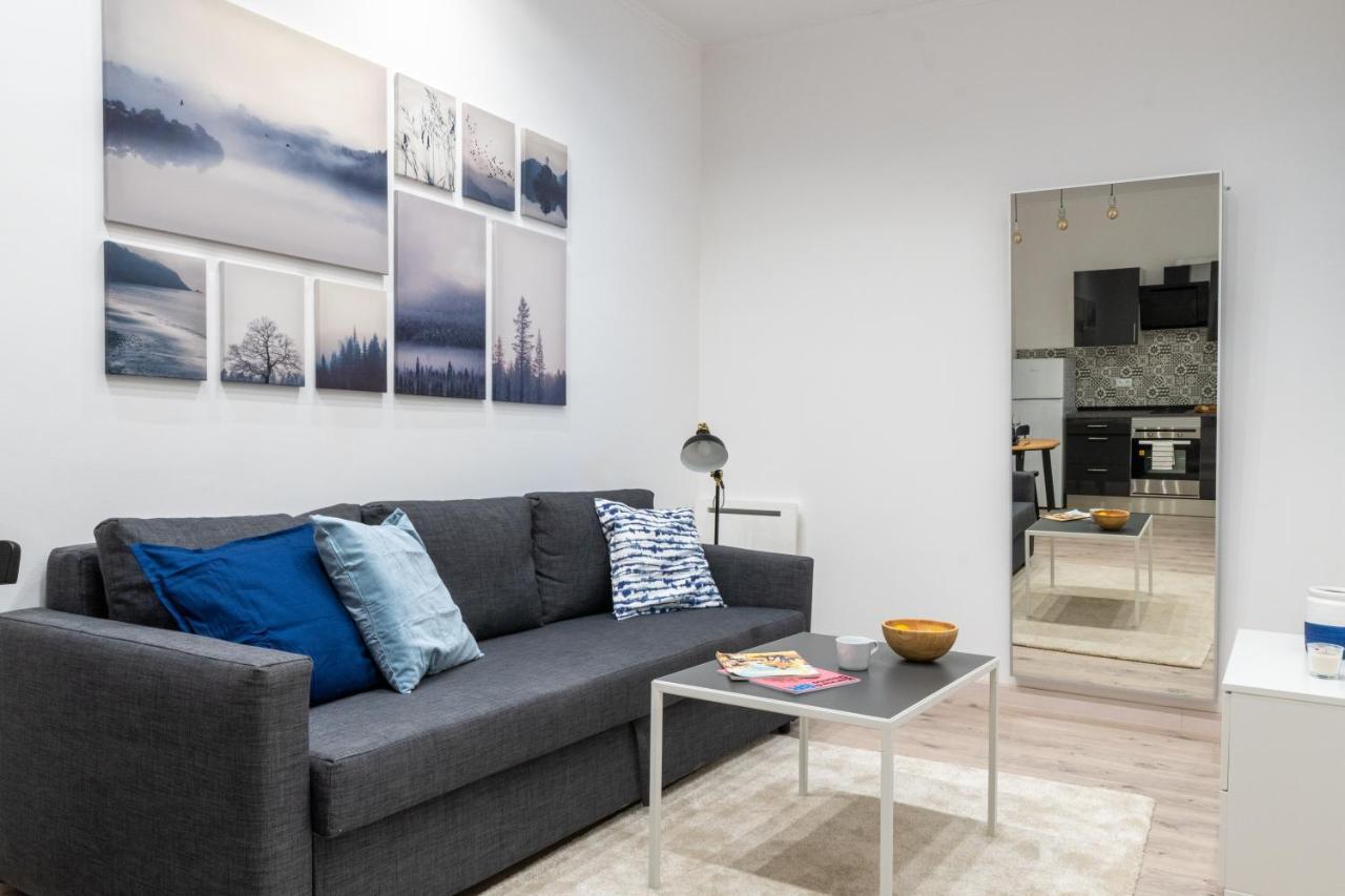 Cozy Studio Apartment 5 Min From Camp Nou Barcelona Bagian luar foto