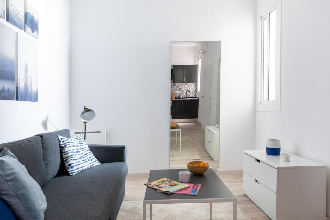Cozy Studio Apartment 5 Min From Camp Nou Barcelona Bagian luar foto